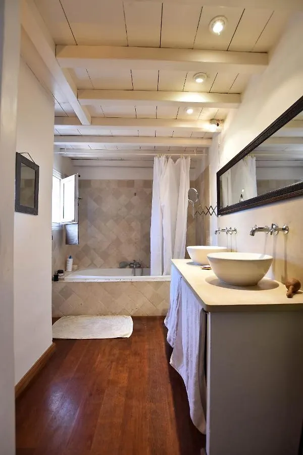Holiday home Zen Arena, Clim - Terrasse Villa Arles